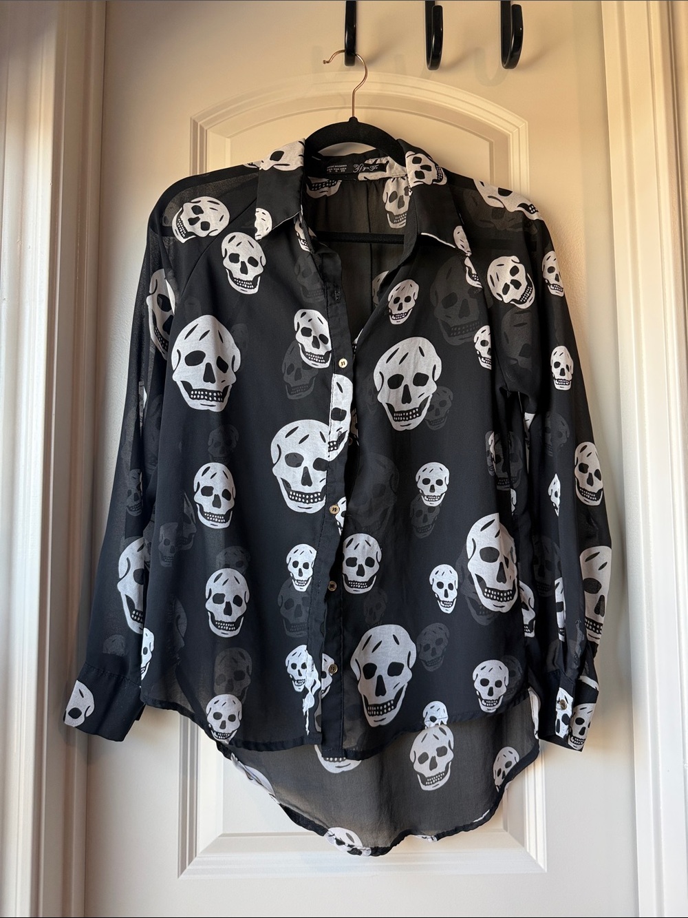 🖤 3 for $15 🖤 skull blouse